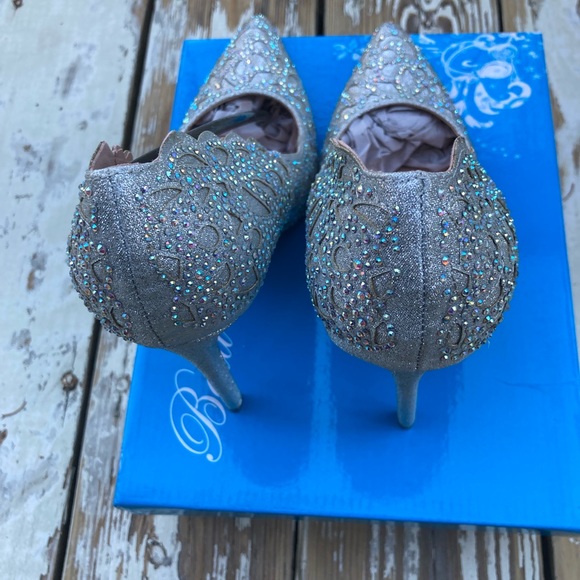 Pumps - Picture 5 of 11